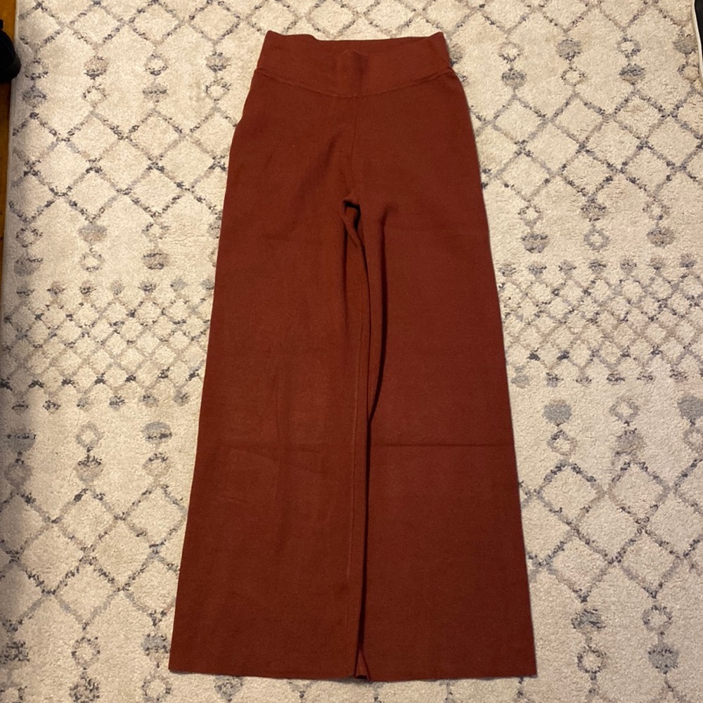 LADYGANG knit lounge pants. BRAND NEW! Size small